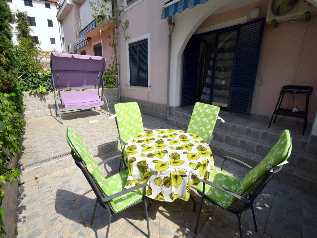 Apartment Oresic Malinska Exterior photo